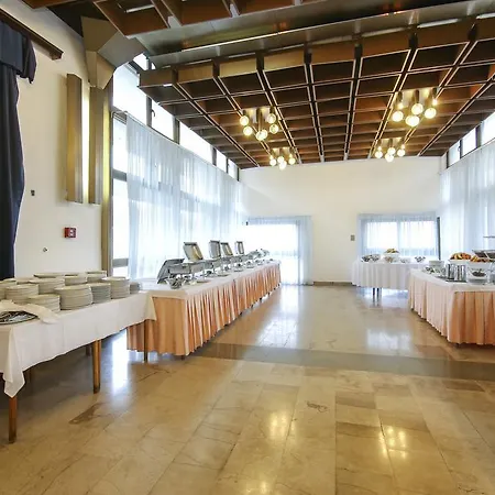 Zagreb 2* Split