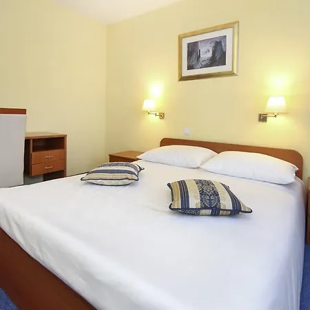 Hotell Zagreb 2*
